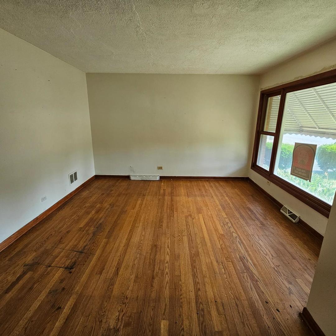 8456 S Damen Avenue Property Photo 7