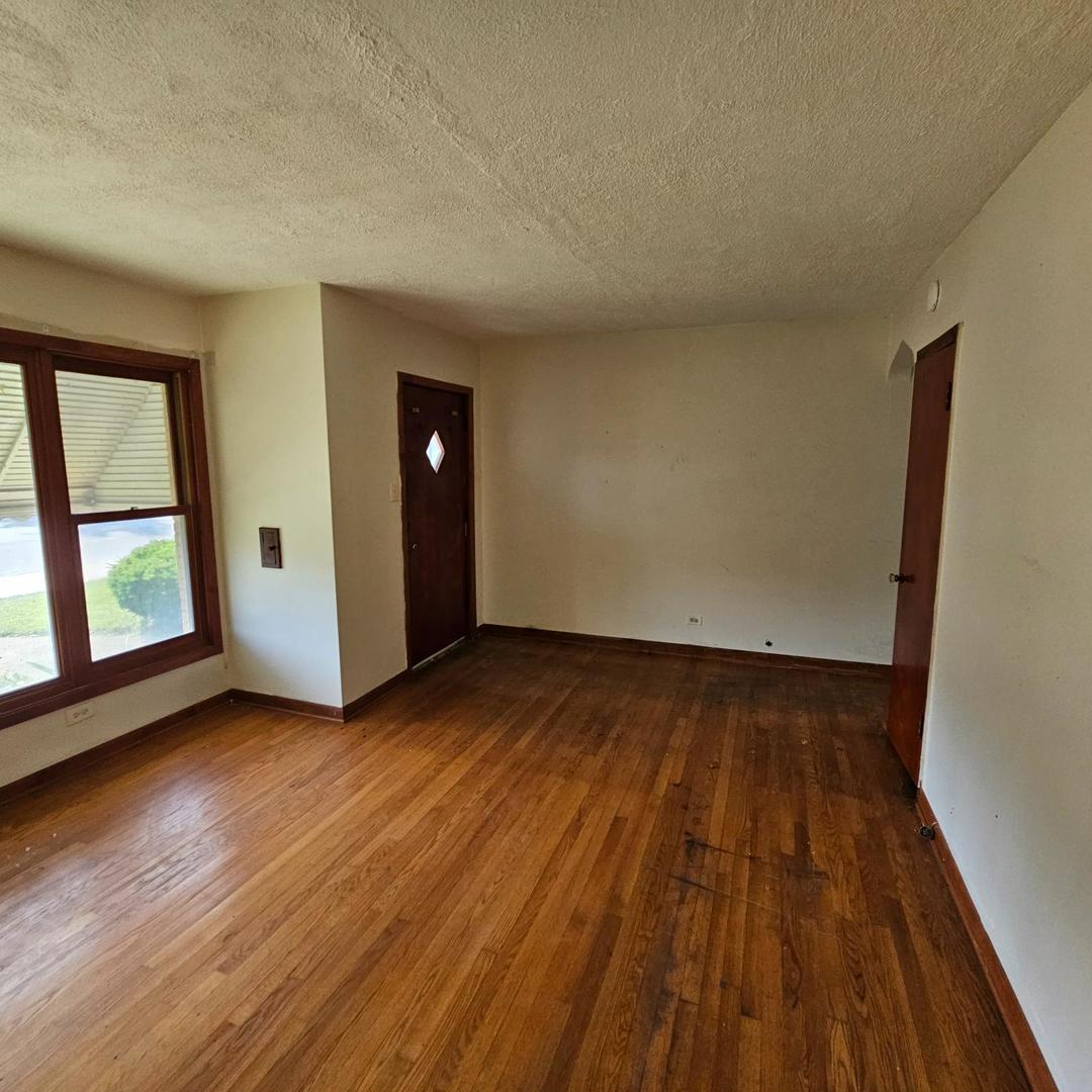 8456 S Damen Avenue Property Photo 8