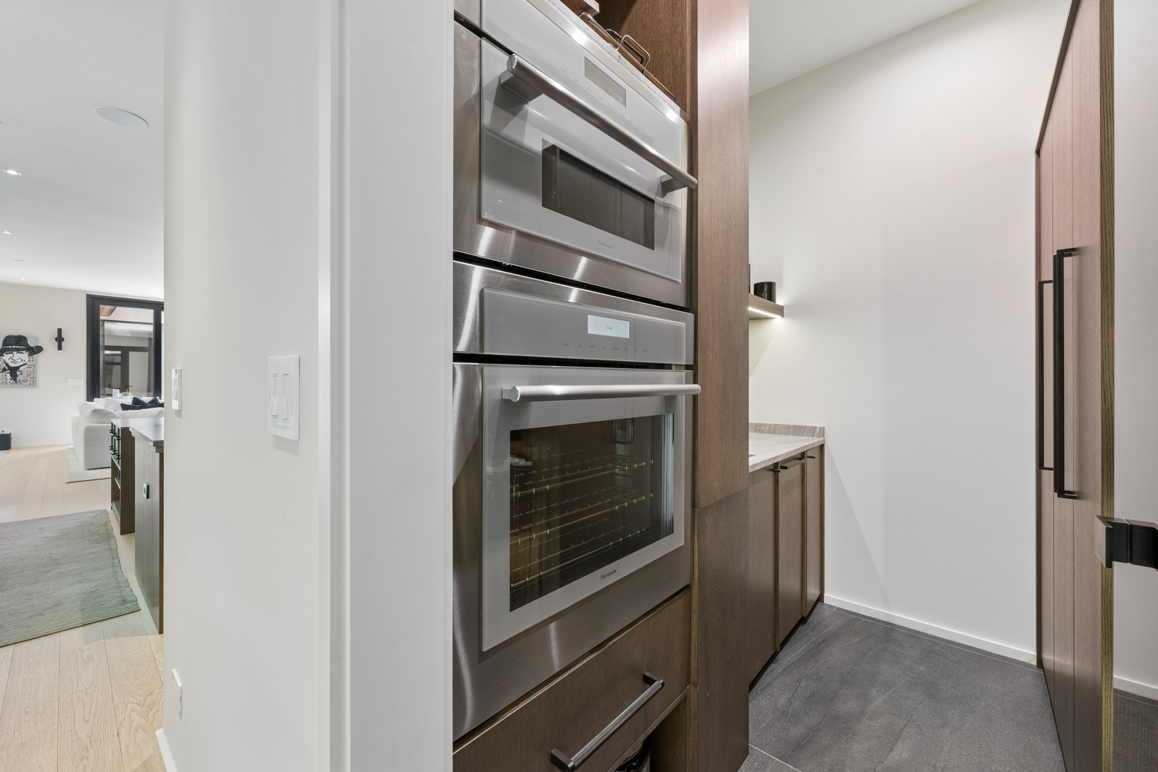 921 Sheridan Road Property Photo 11