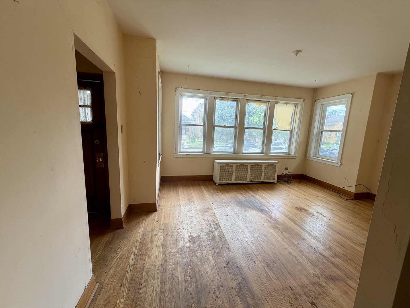 5216 W Melrose Street Property Photo 6