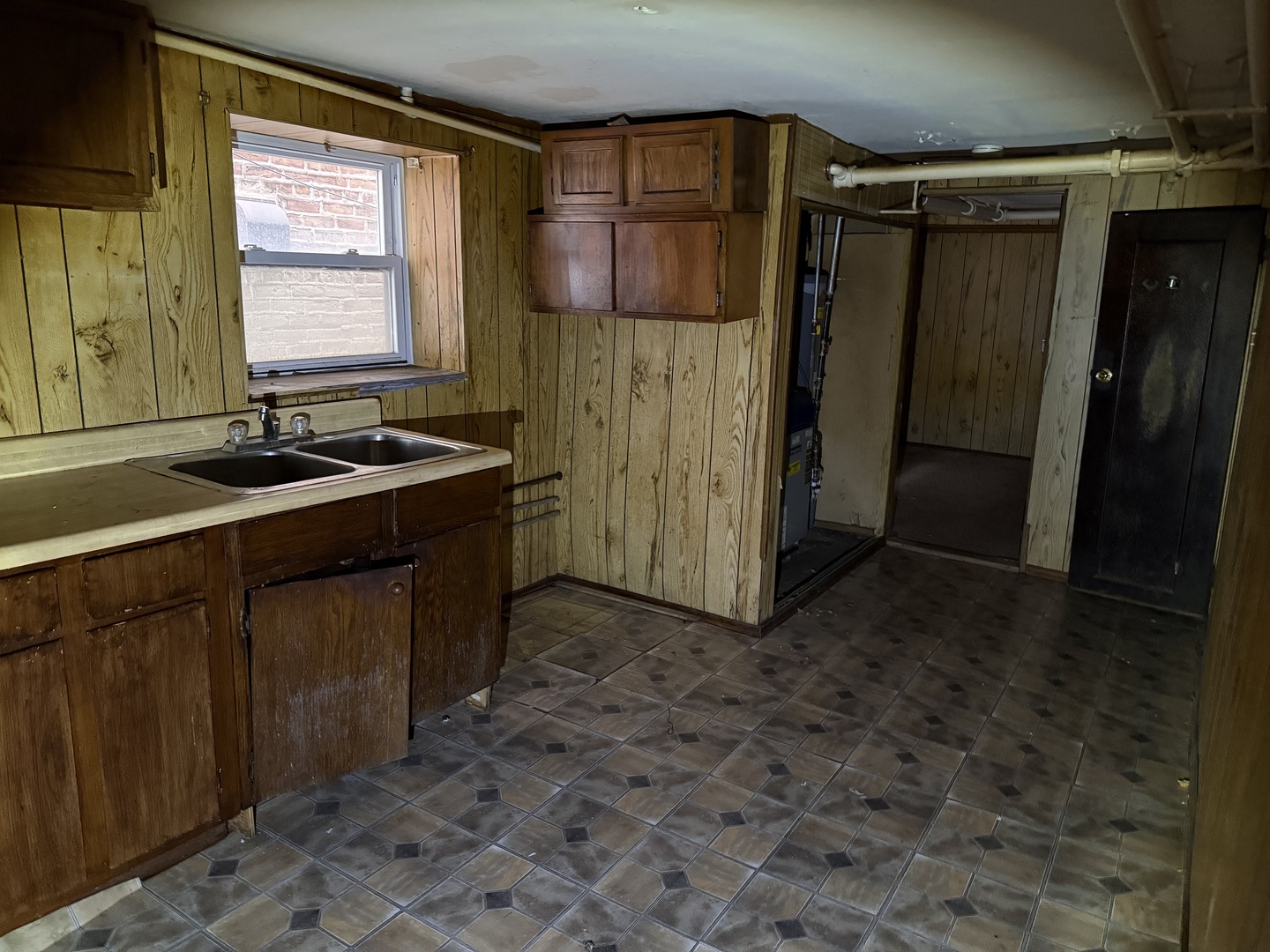 5216 W Melrose Street Property Photo 11