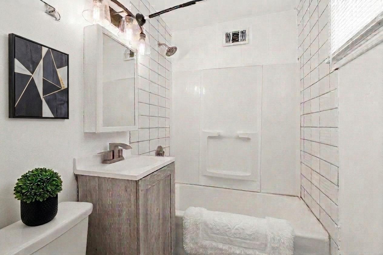 220 W 155th Street Property Photo 13