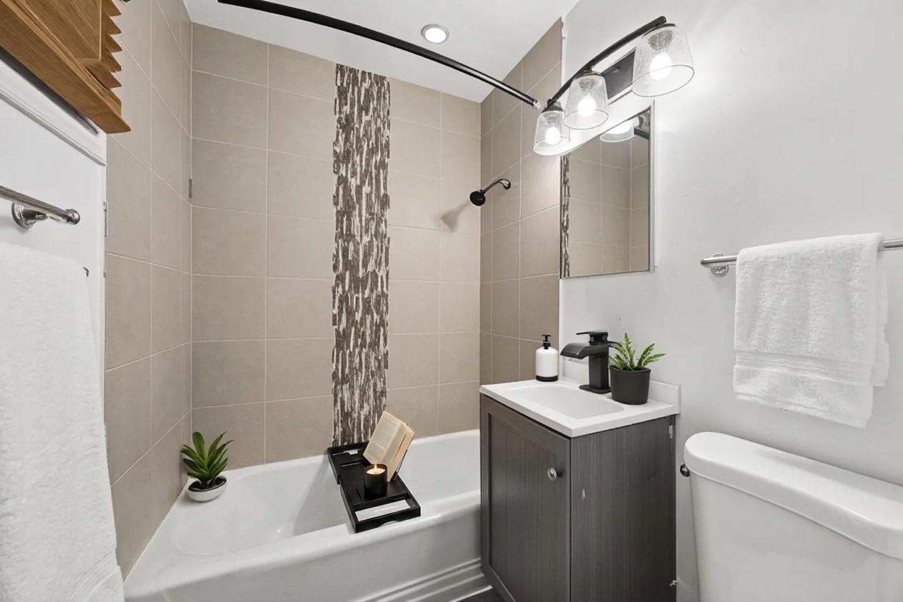 220 W 155th Street Property Photo 24