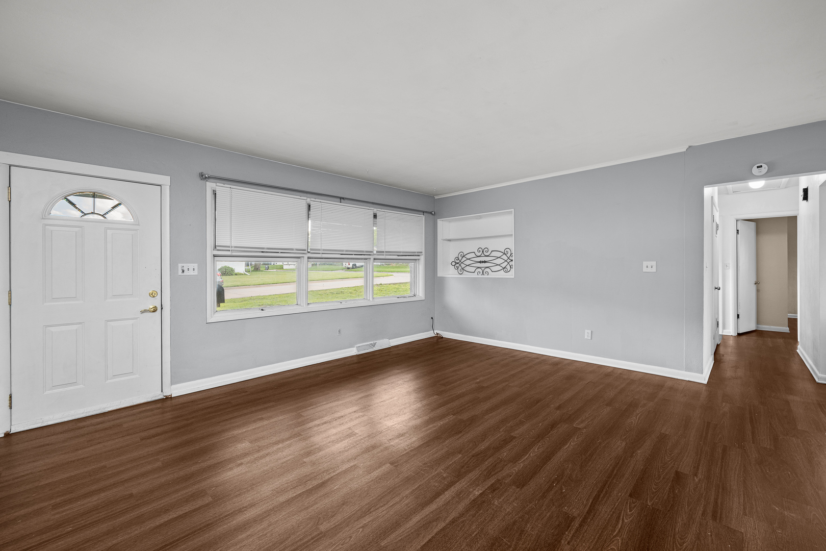 1904 N Oak Street Property Photo 4