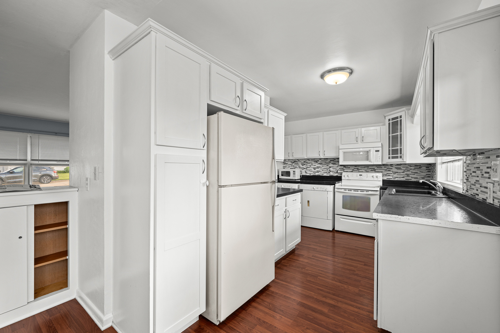 1904 N Oak Street Property Photo 10