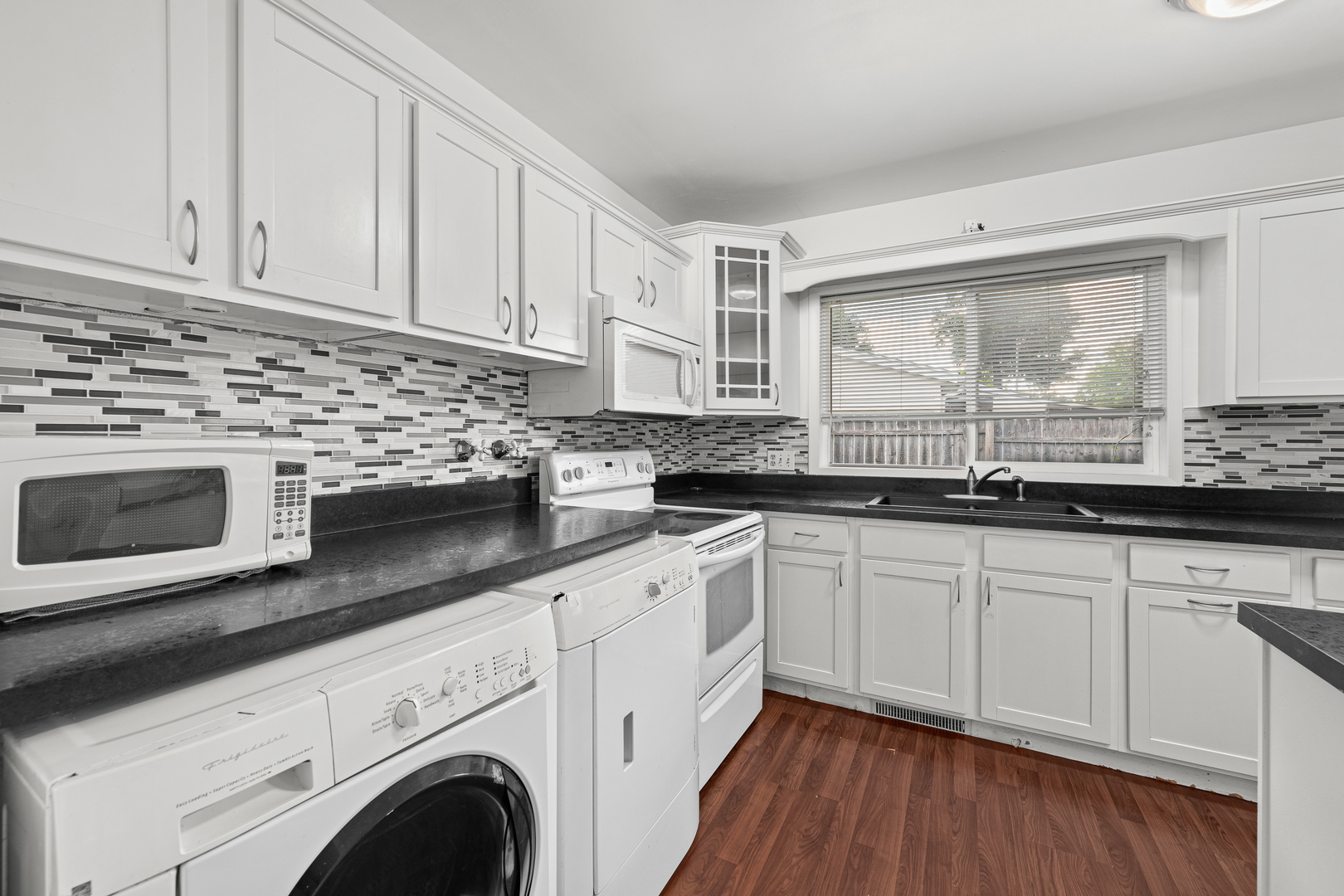 1904 N Oak Street Property Photo 13