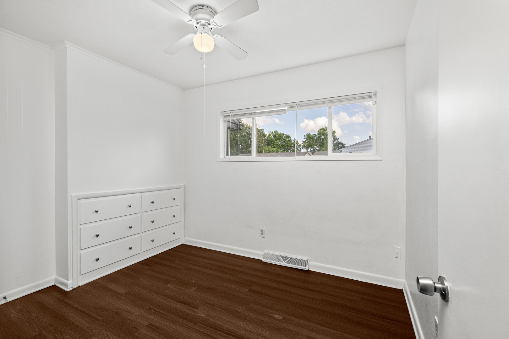 1904 N Oak Street Property Photo 15