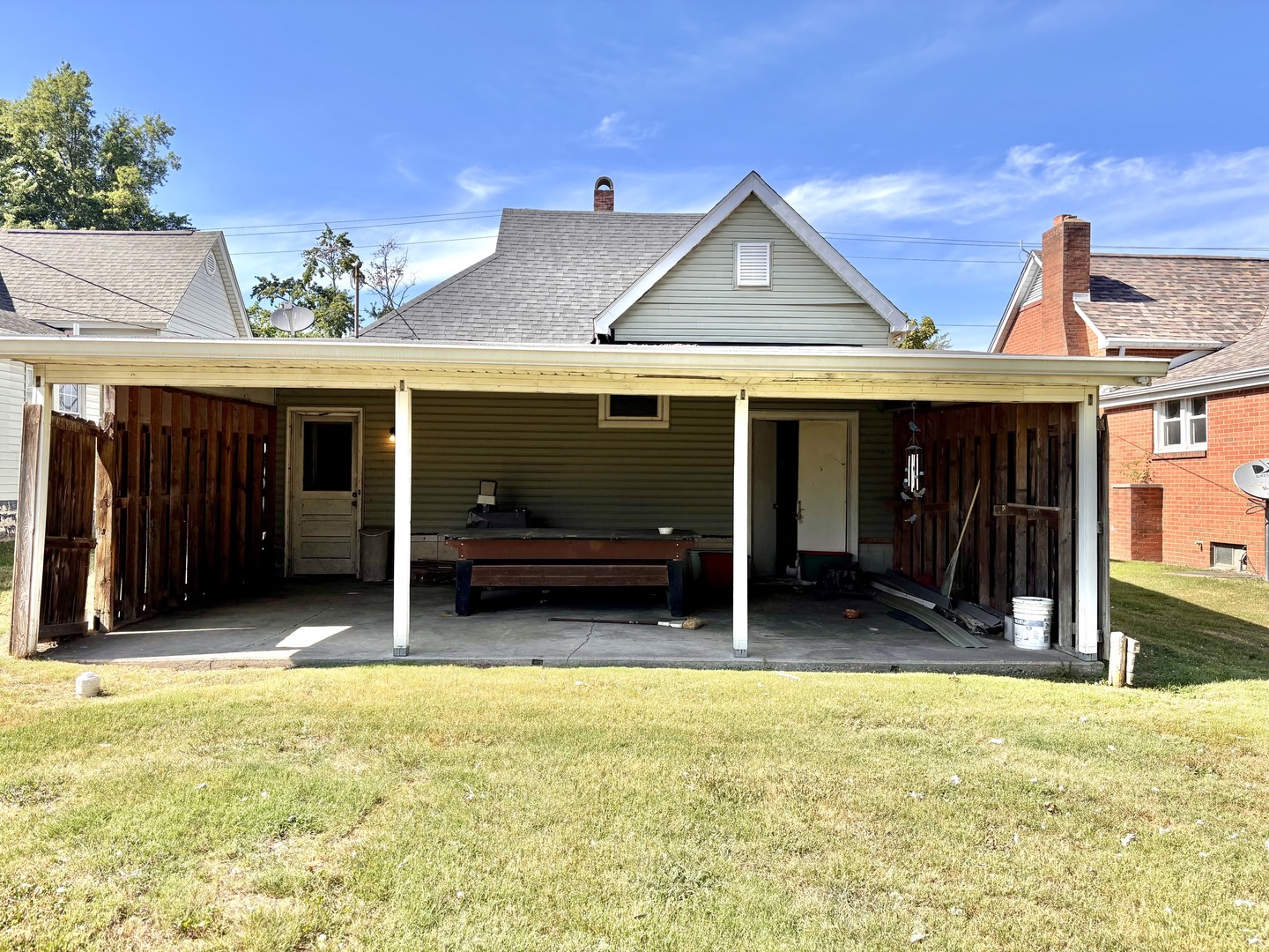 612 W Monroe Street Property Photo 4