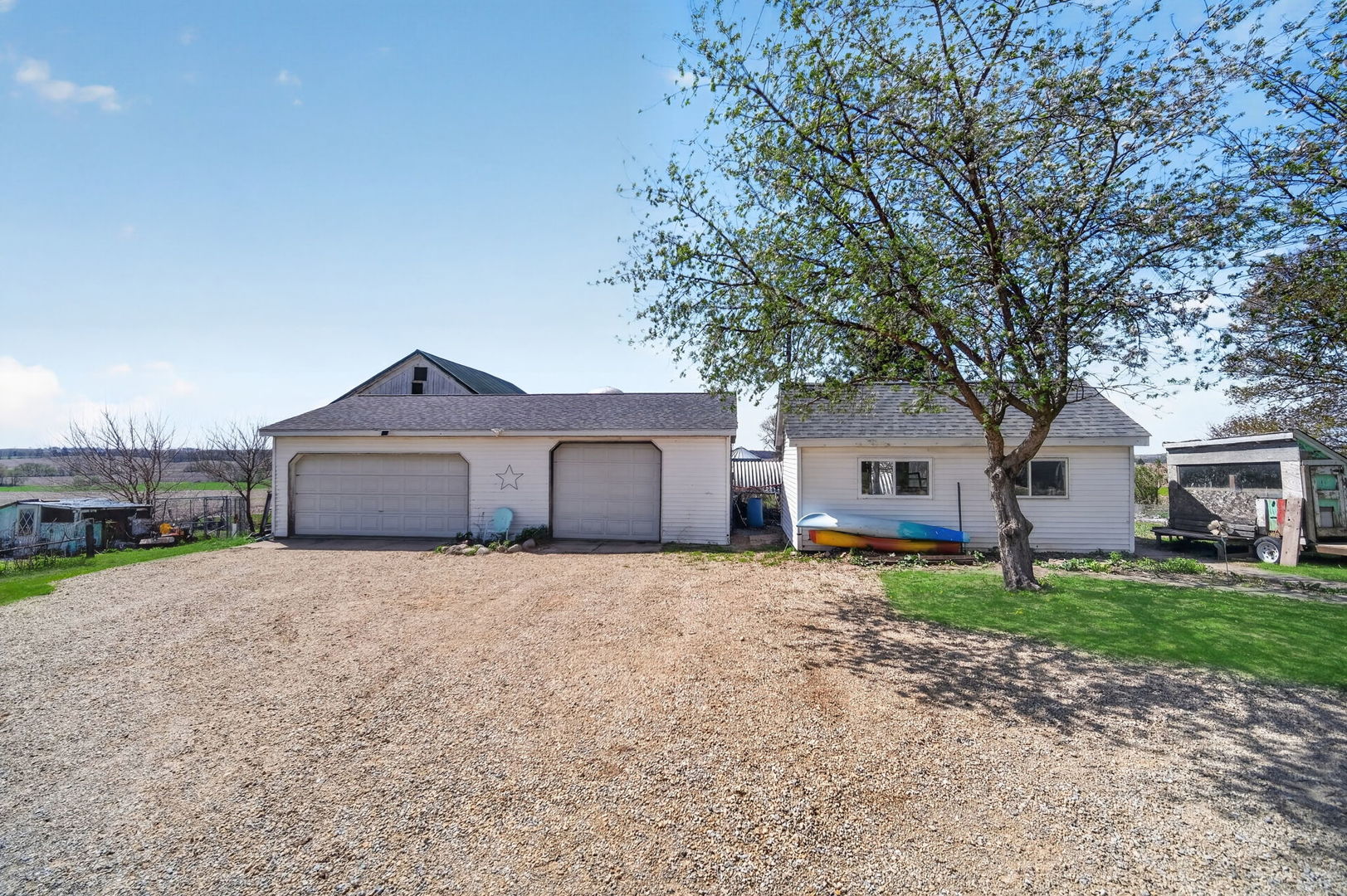 13730 Center Road Property Photo 2