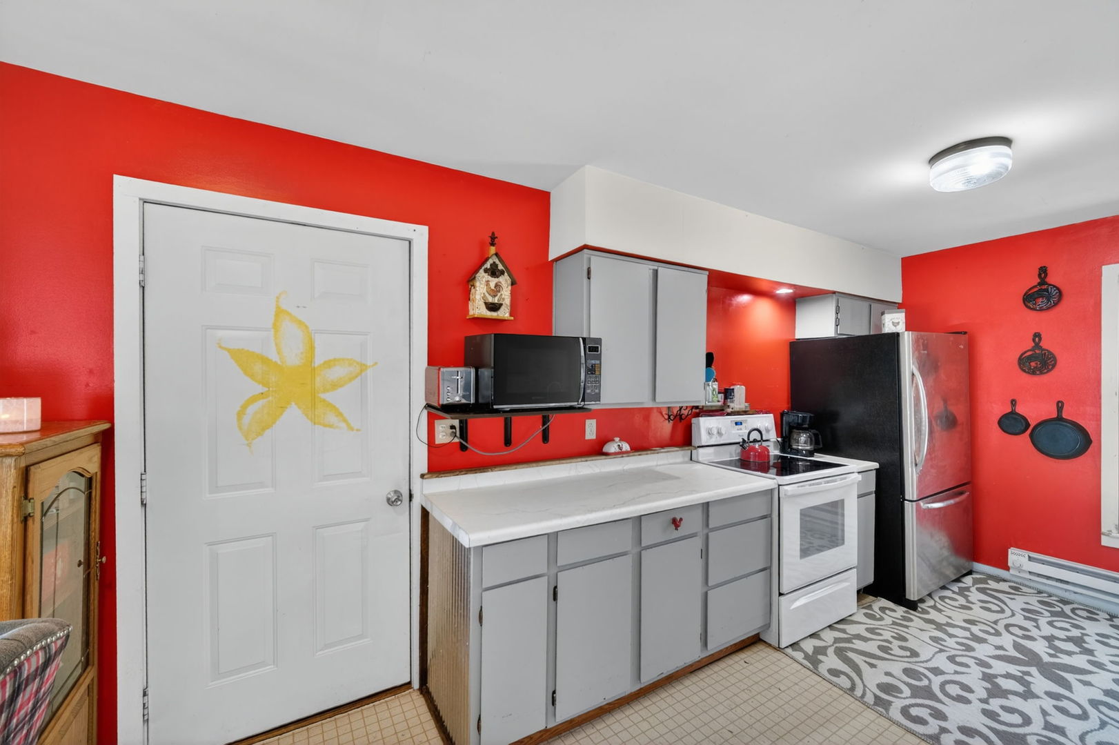 13730 Center Road Property Photo 11