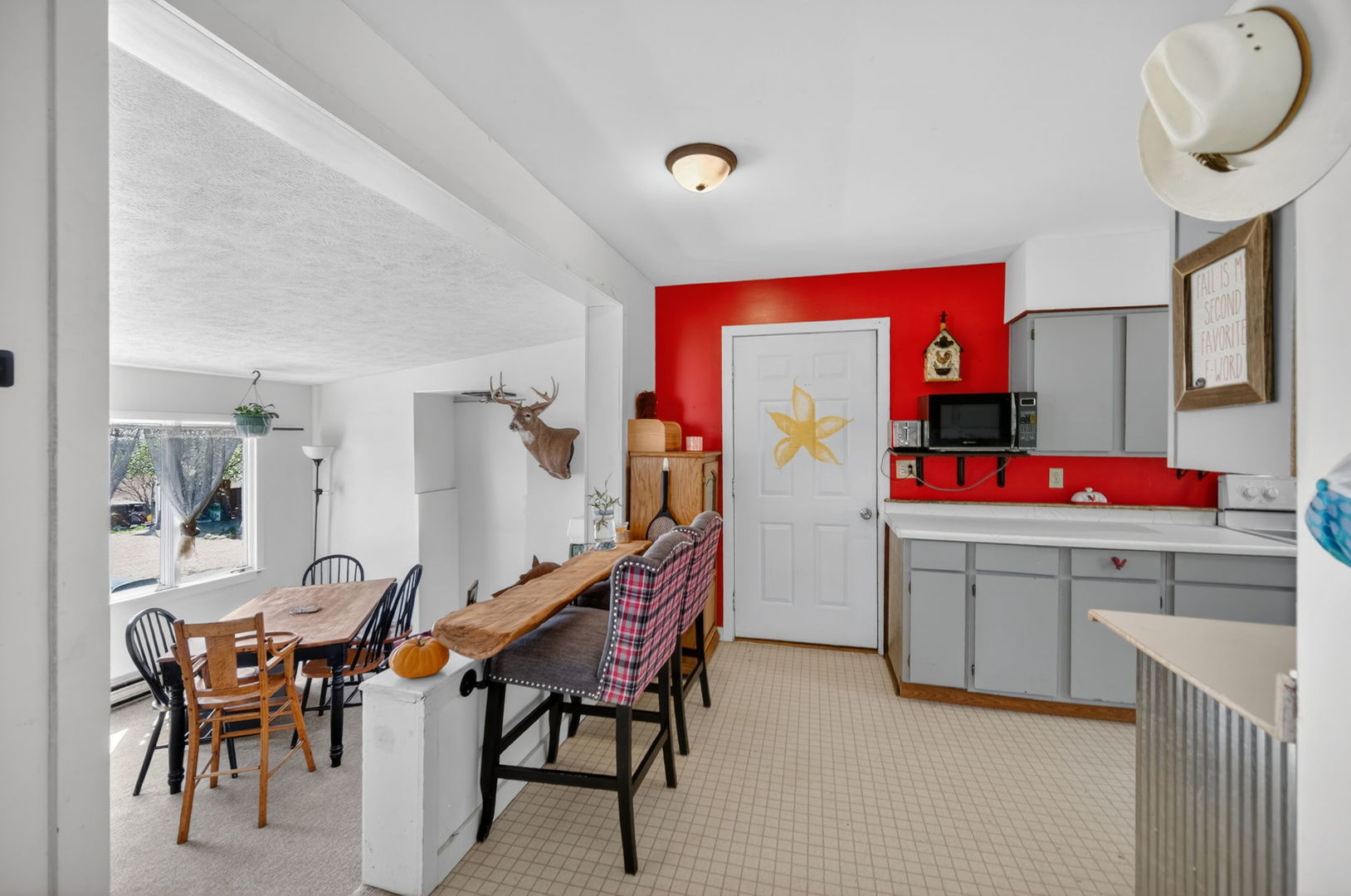 13730 Center Road Property Photo 13