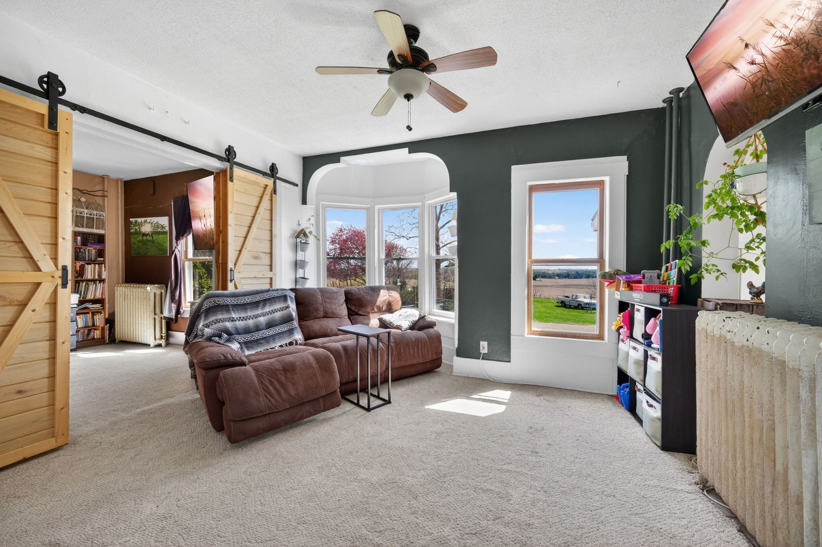 13730 Center Road Property Photo 15