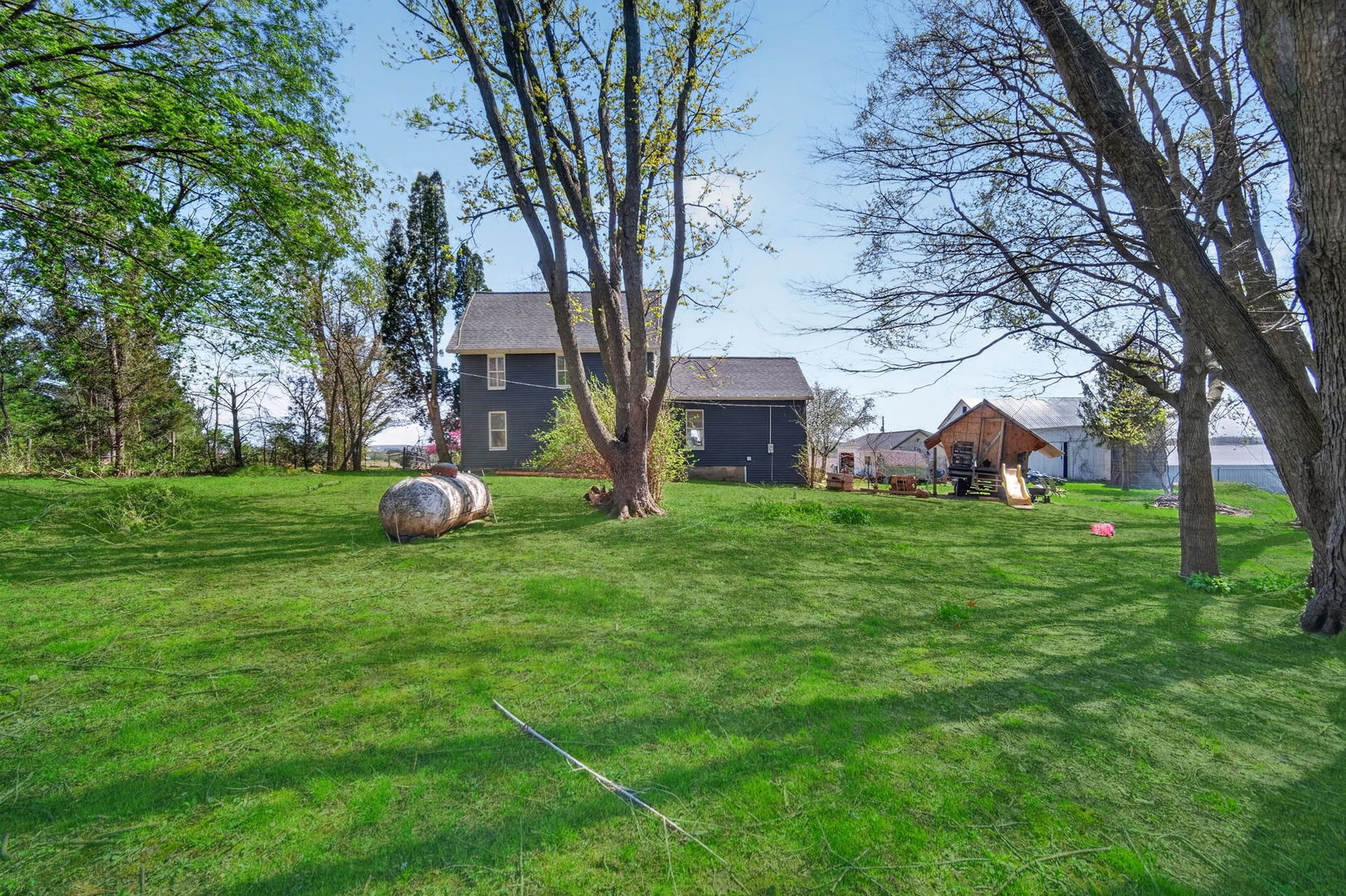 13730 Center Road Property Photo 28