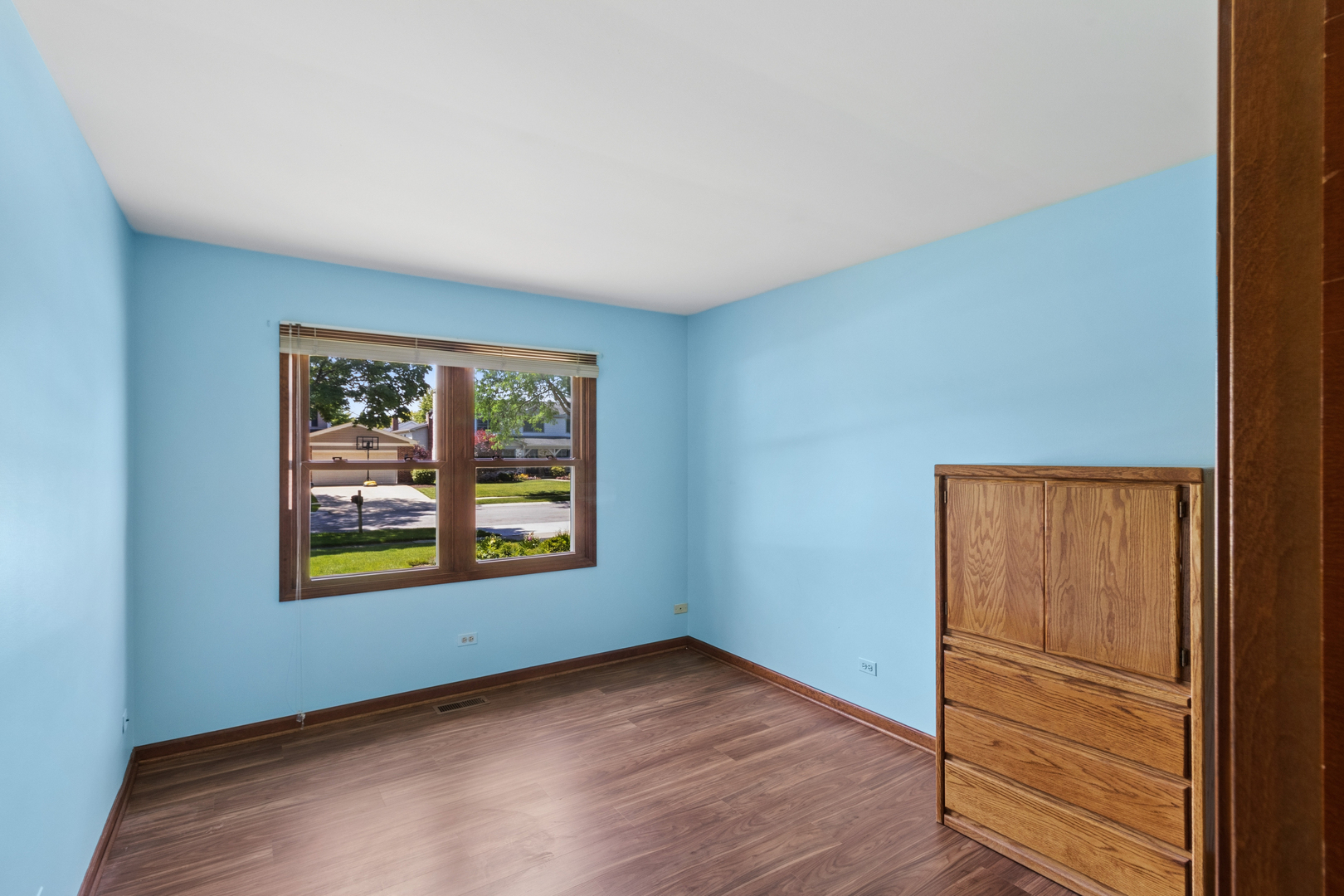 1108 E Oxford Lane Property Photo 13