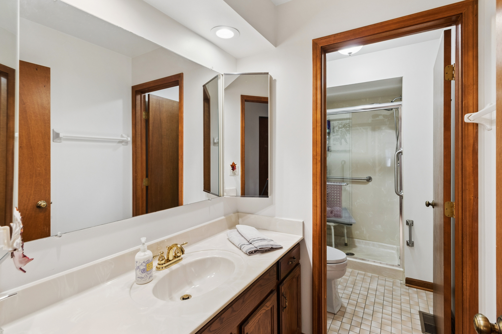1108 E Oxford Lane Property Photo 16