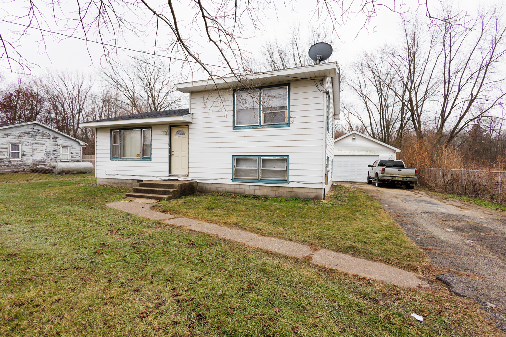 12878 E 2310s Road Property Photo 2