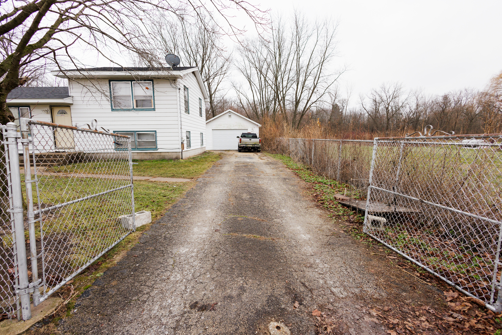 12878 E 2310s Road Property Photo 6