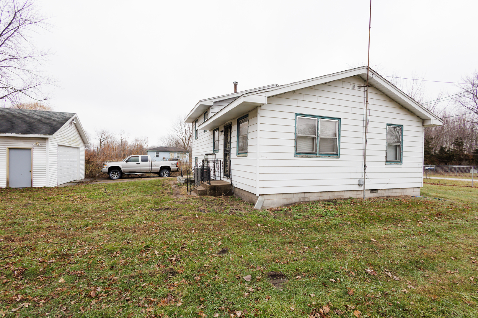 12878 E 2310s Road Property Photo 11