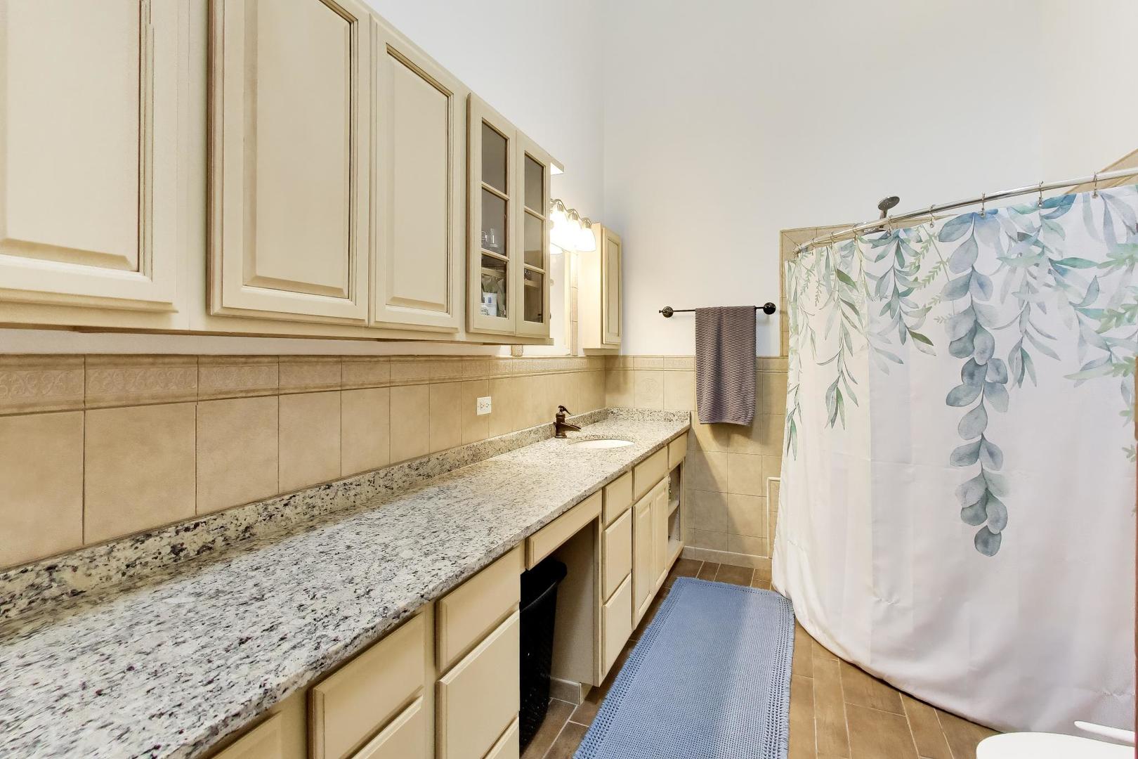 801 E Golfview Drive Property Photo 17