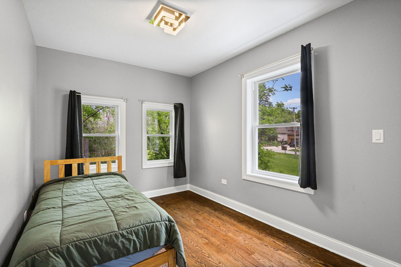 15332 Kenton Avenue Property Photo 10
