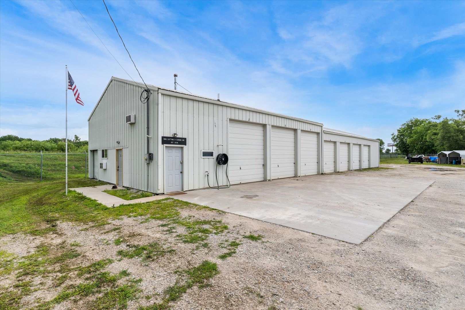 711 9th Street Property Photo 1