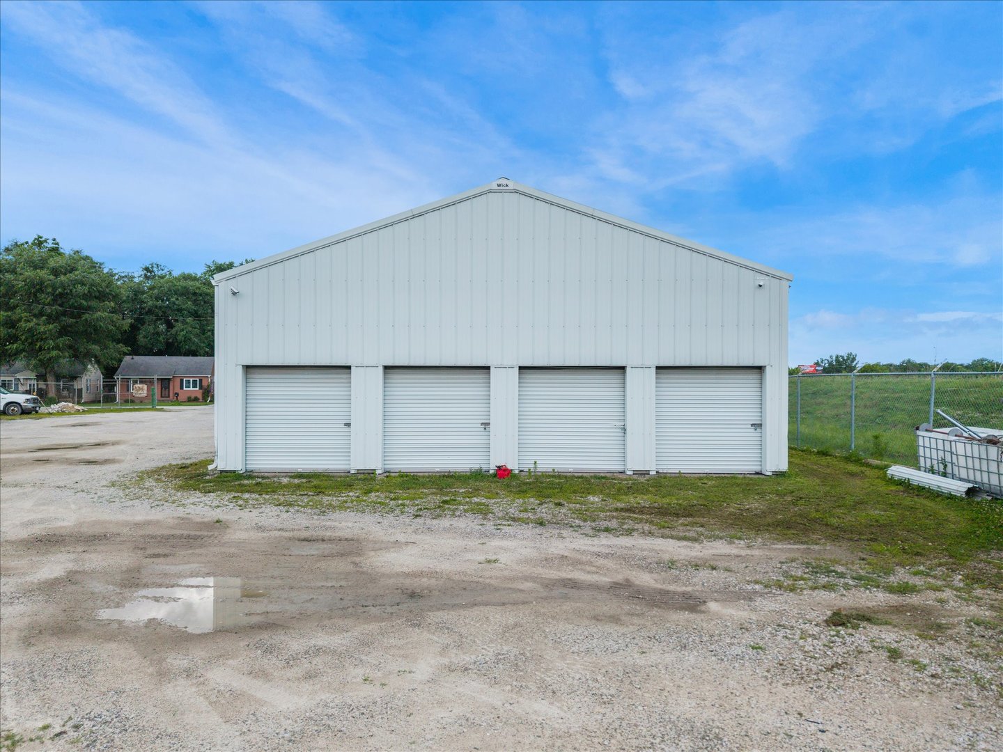 711 9th Street Property Photo 4