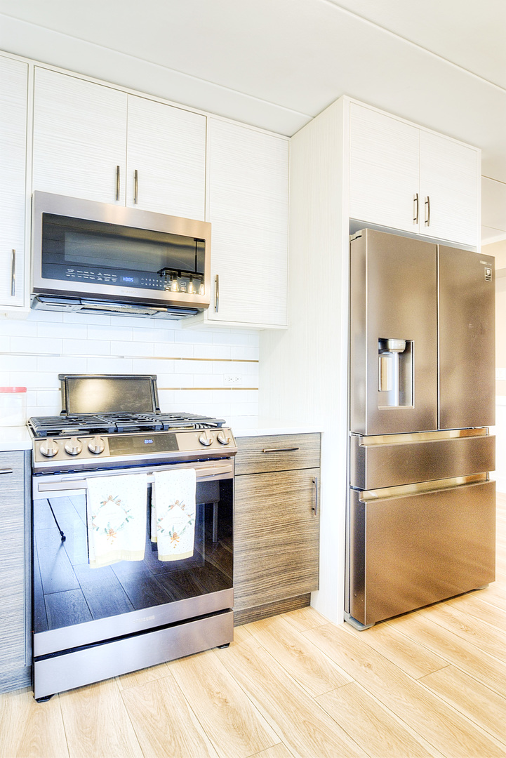 5242 W 79th Street 2d Property Photo 6