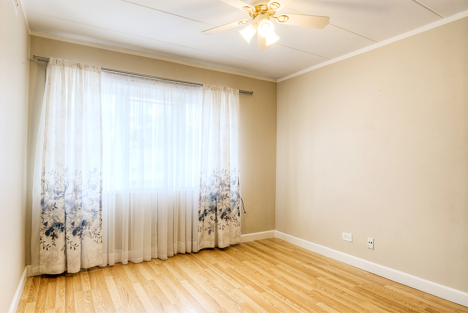 5242 W 79th Street 2d Property Photo 13