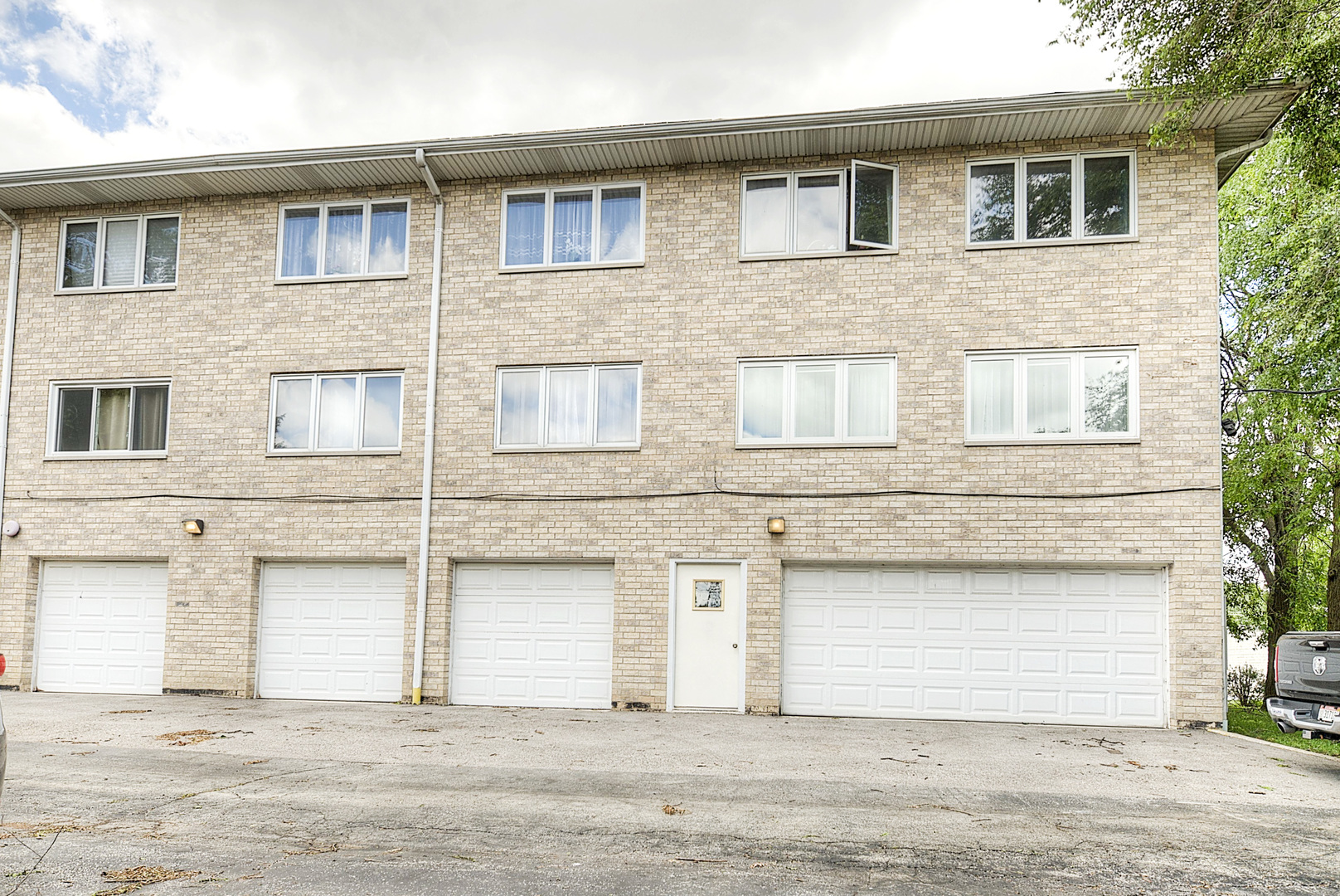 5242 W 79th Street 2d Property Photo 18
