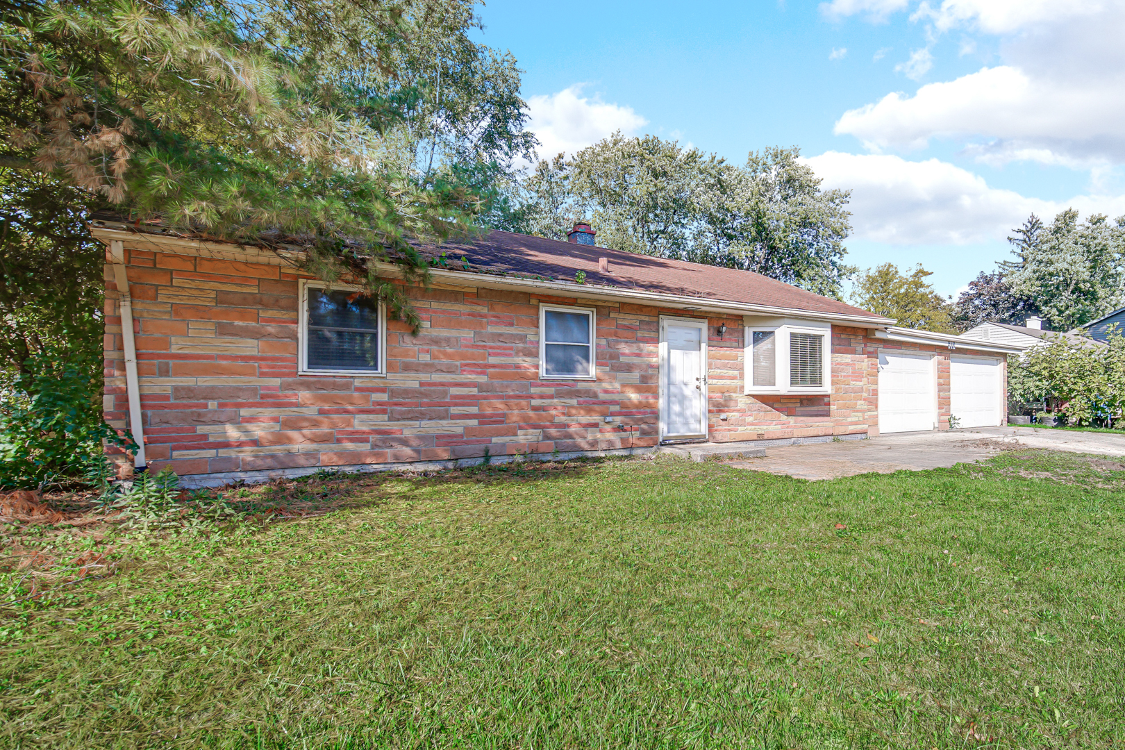 5720 S Madison Street Property Photo 4