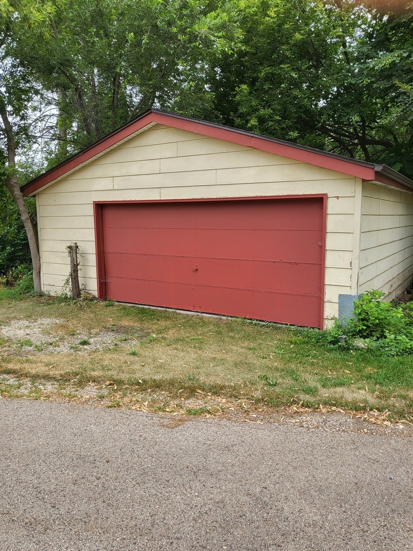 103 Center Street Property Photo 8