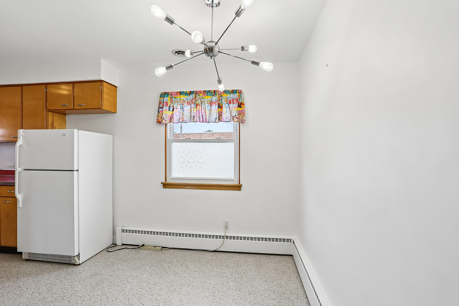 421 E South Street Property Photo 6