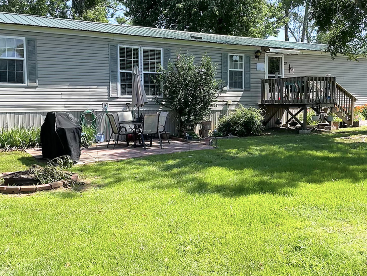 12 Fairgrounds Road Property Photo 1