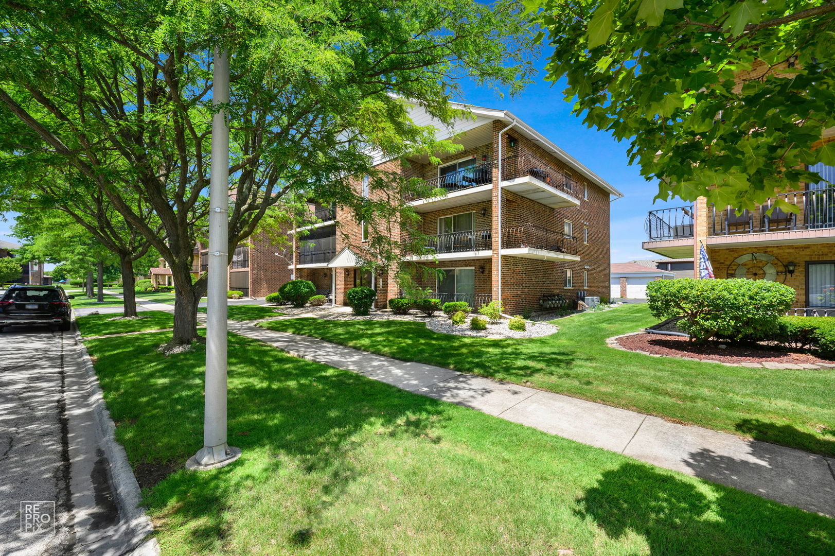 8154 168th Place 3e Property Photo 1