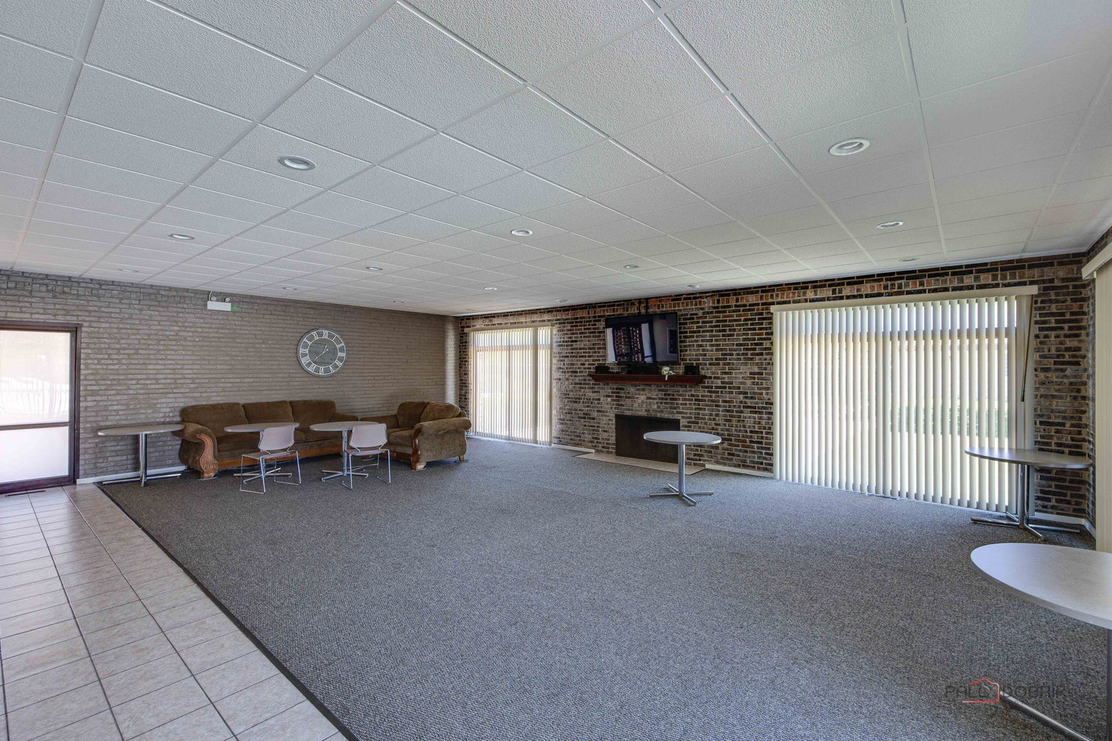 2604 N Windsor Drive 204 Property Photo 27