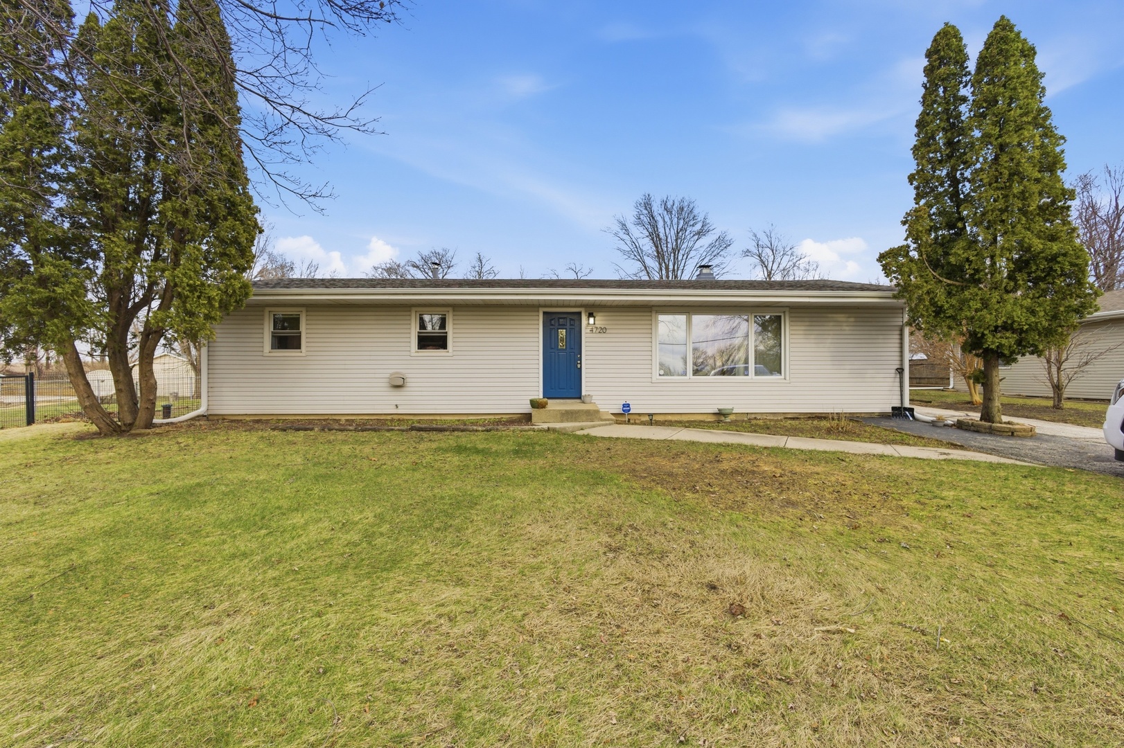 4720 Lincliff Drive Property Photo 1