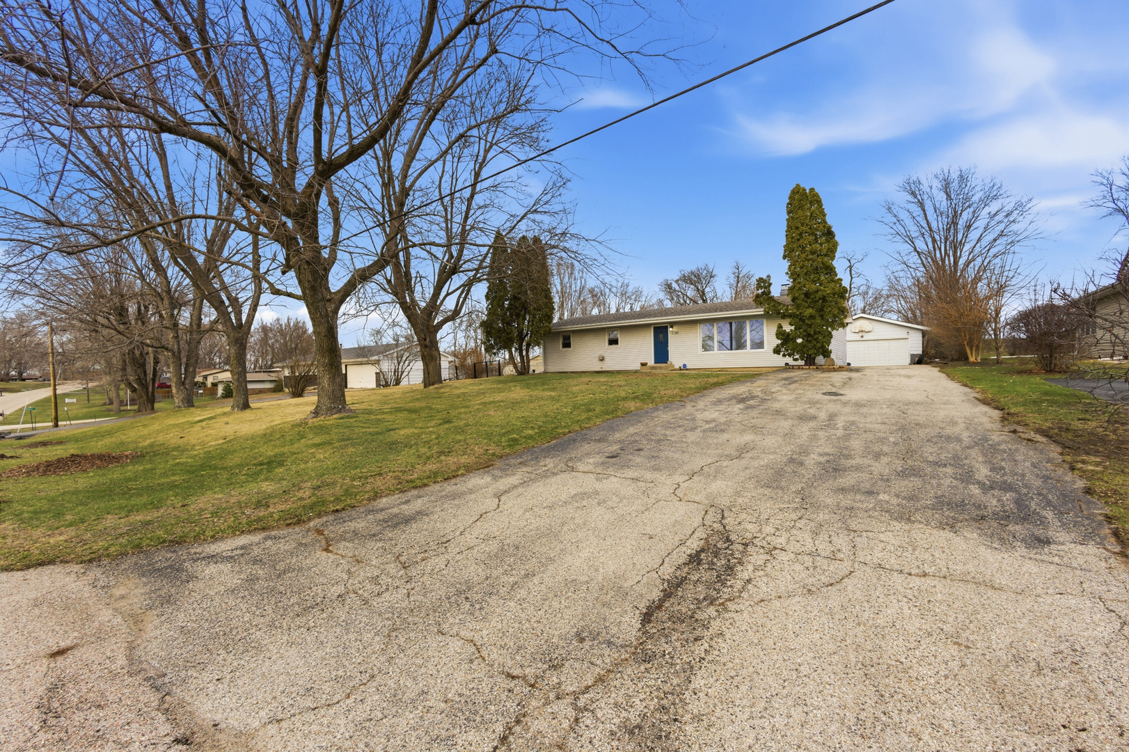 4720 Lincliff Drive Property Photo 2
