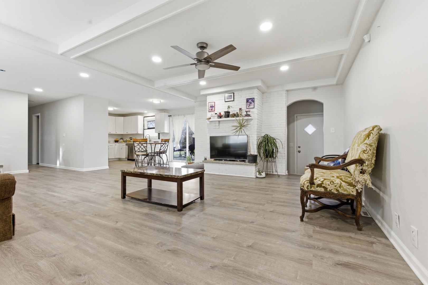 4720 Lincliff Drive Property Photo 4