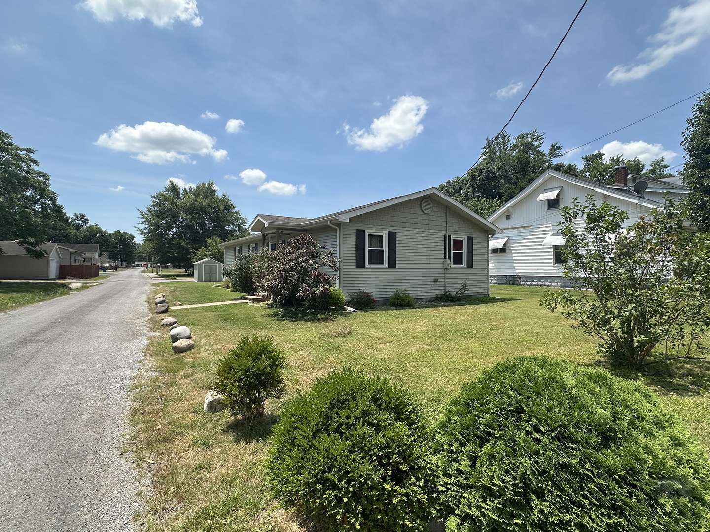 401 W Perrine Street Property Photo 4