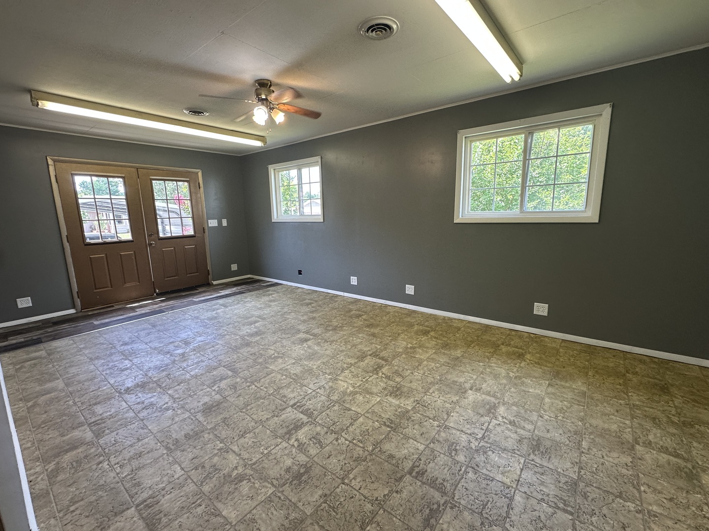 401 W Perrine Street Property Photo 22