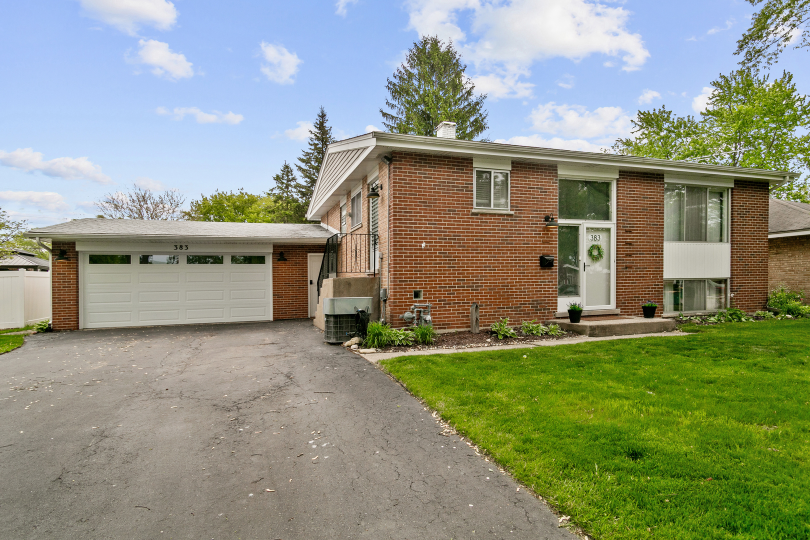 383 PARK Avenue Property Photo 1