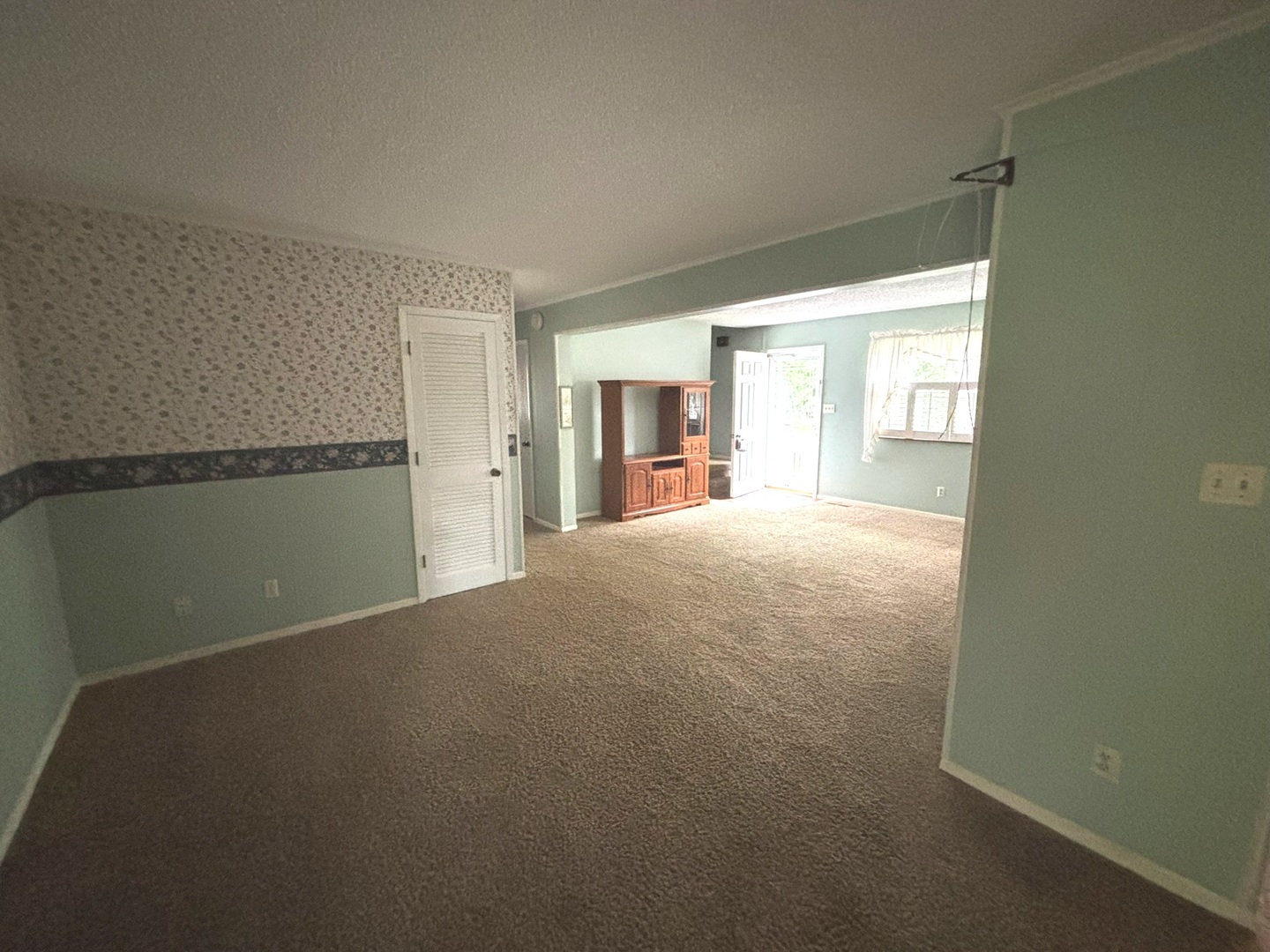 217 Woodland Drive Property Photo 5