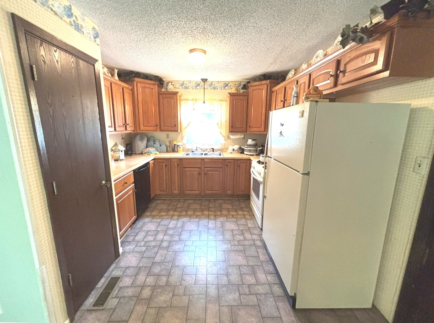 217 Woodland Drive Property Photo 7