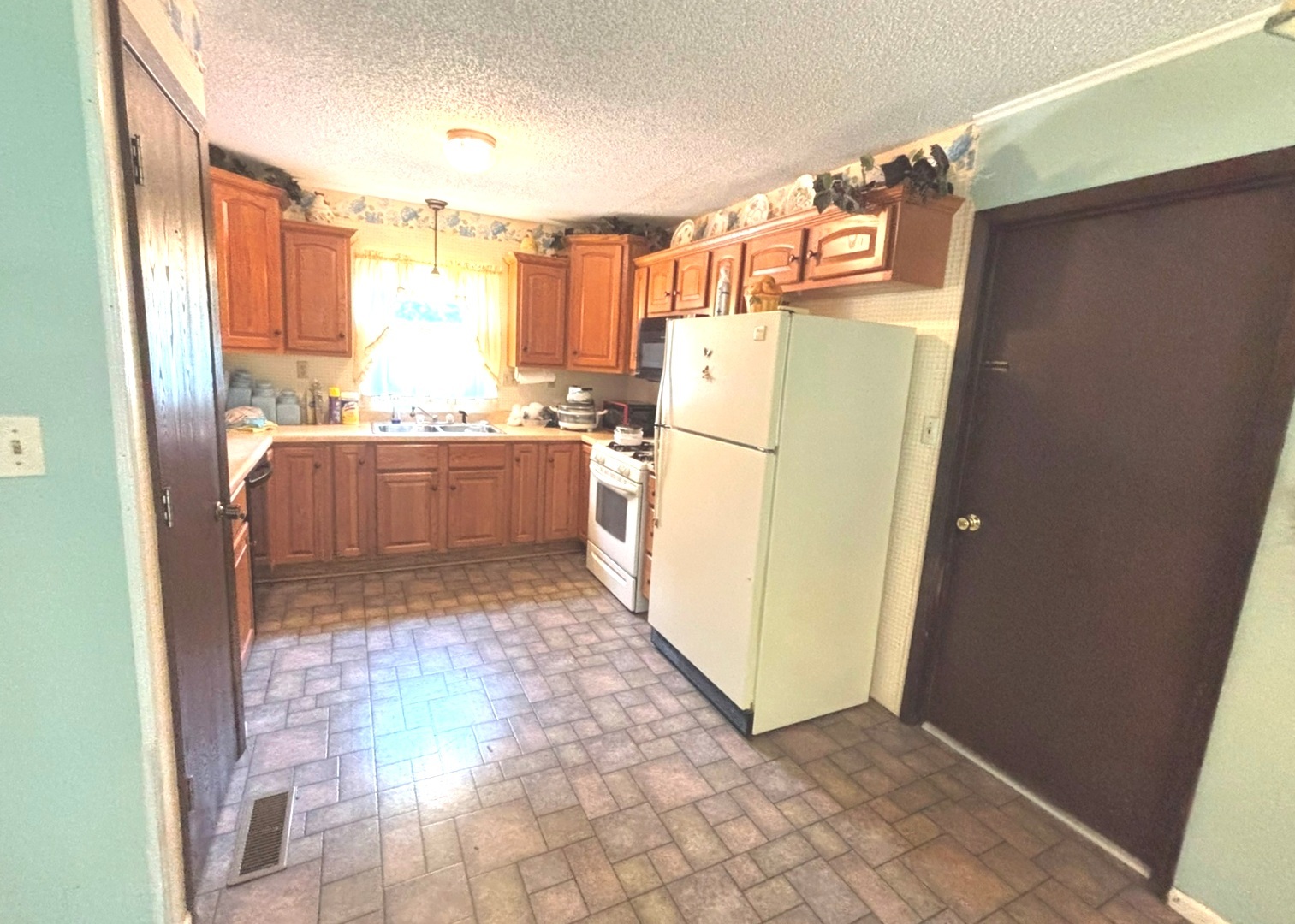 217 Woodland Drive Property Photo 8