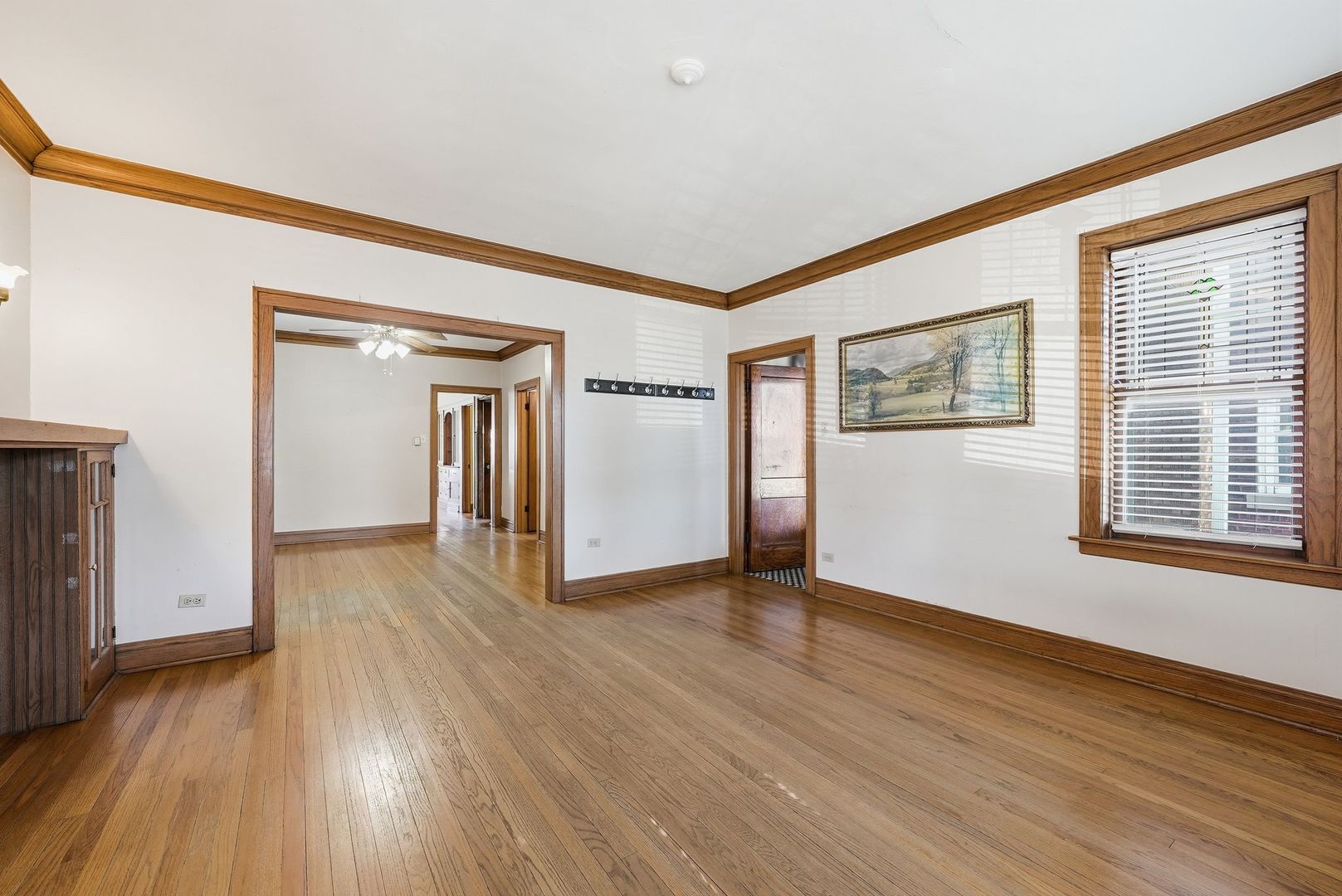 6514 S Kedvale Avenue Property Photo 3