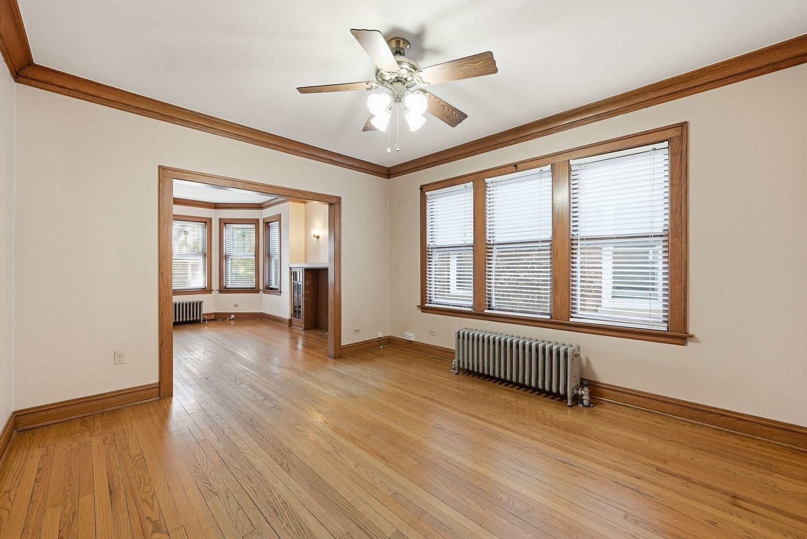 6514 S Kedvale Avenue Property Photo 6