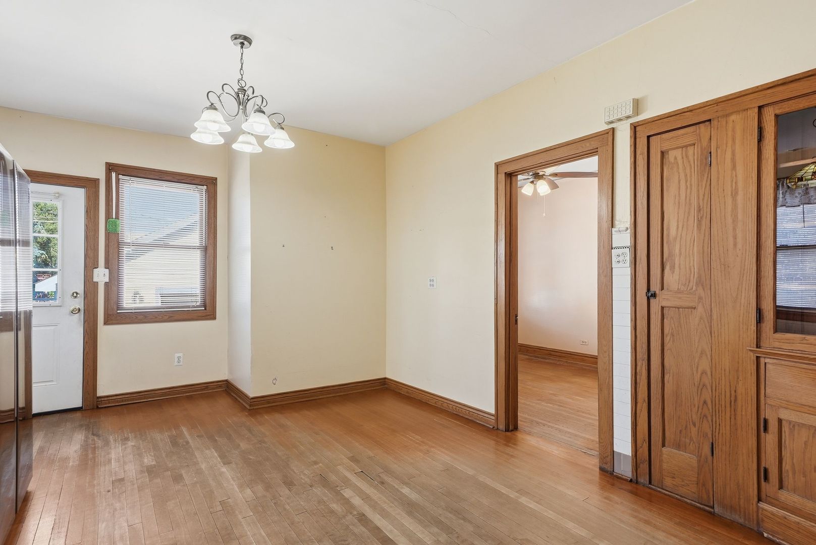 6514 S Kedvale Avenue Property Photo 7