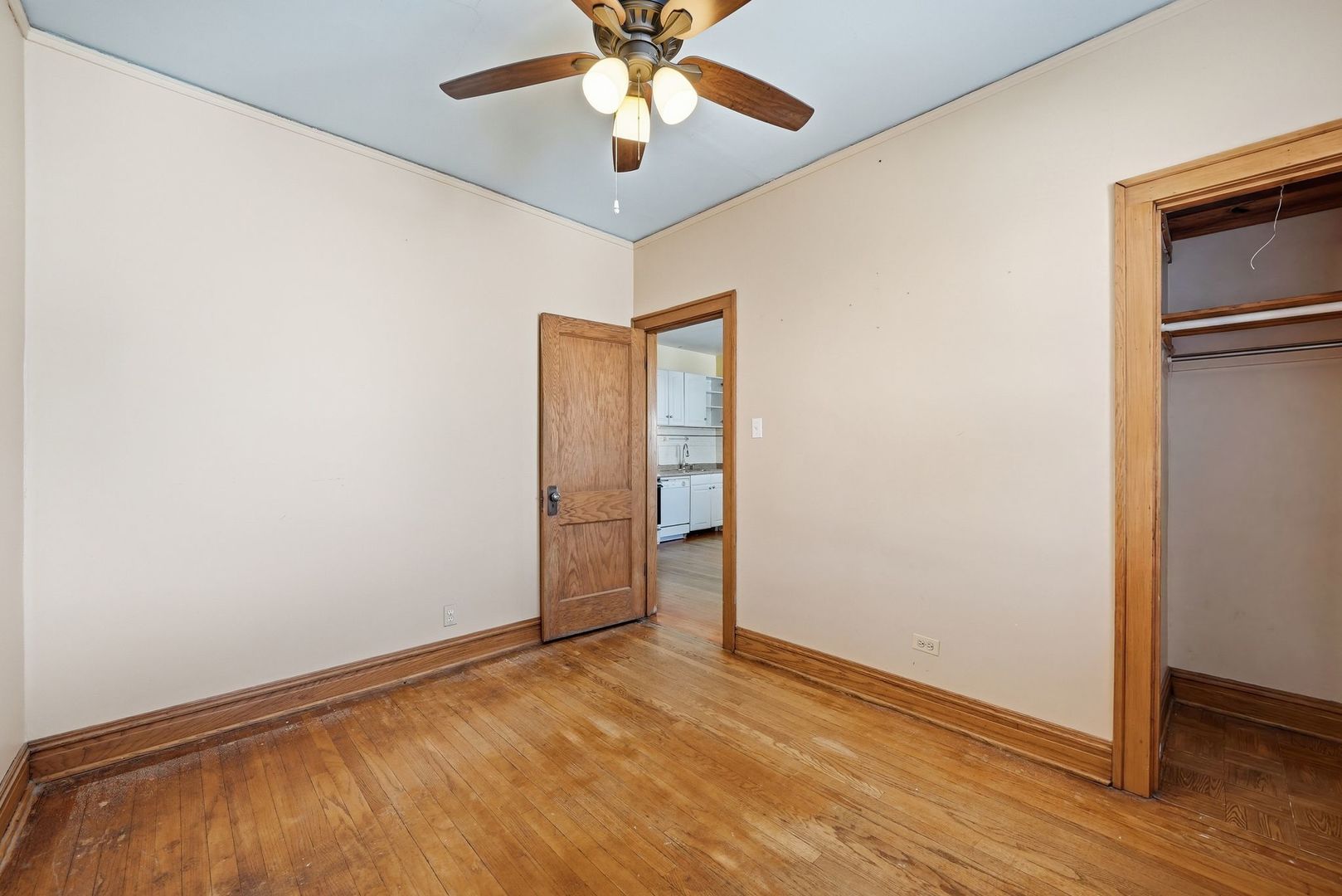 6514 S Kedvale Avenue Property Photo 12