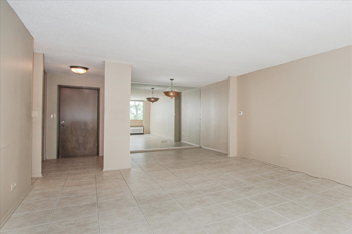 2000 Saint Regis Drive 6j Property Photo 5