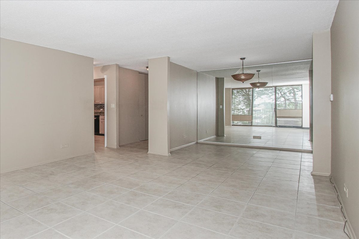 2000 Saint Regis Drive 6j Property Photo 6